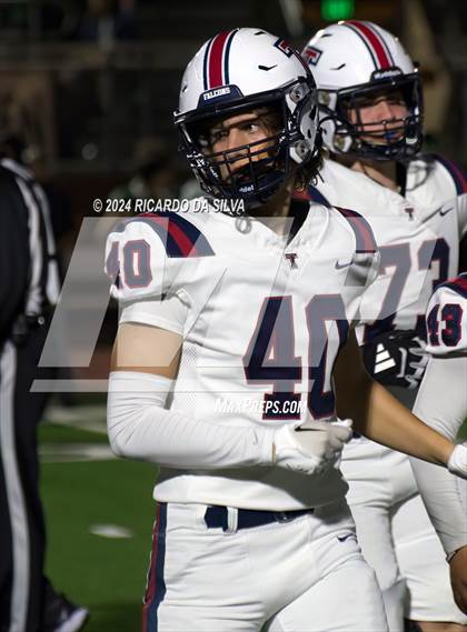 Thumbnail 2 in Strake Jesuit vs Tompkins (UIL Football 6A D1 Bi-District) photogallery.