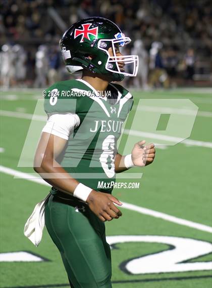 Thumbnail 2 in Strake Jesuit vs Tompkins (UIL Football 6A D1 Bi-District) photogallery.
