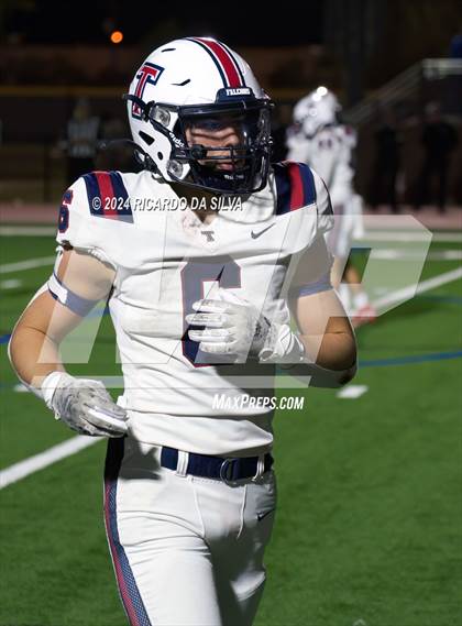 Thumbnail 3 in Strake Jesuit vs Tompkins (UIL Football 6A D1 Bi-District) photogallery.