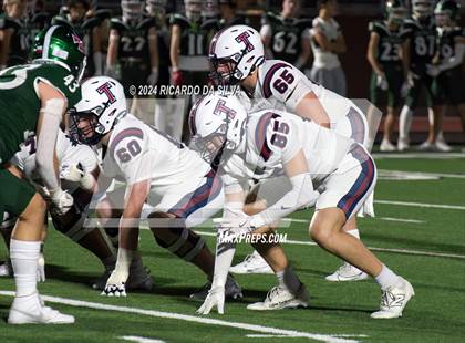 Thumbnail 1 in Strake Jesuit vs Tompkins (UIL Football 6A D1 Bi-District) photogallery.