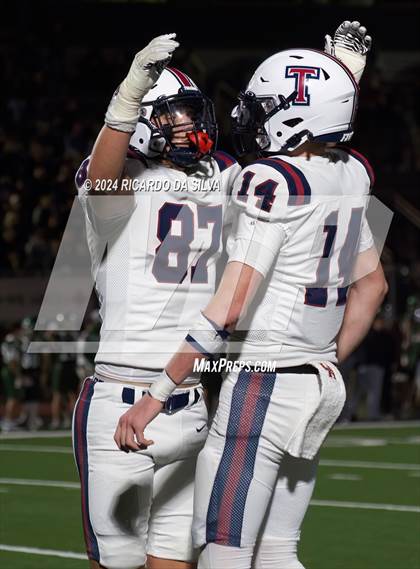 Thumbnail 2 in Strake Jesuit vs Tompkins (UIL Football 6A D1 Bi-District) photogallery.