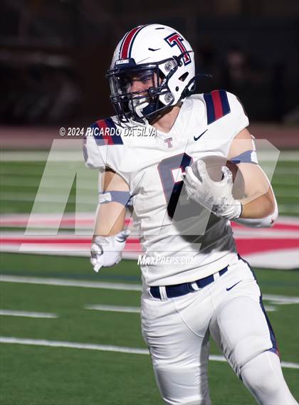 Thumbnail 2 in Strake Jesuit vs Tompkins (UIL Football 6A D1 Bi-District) photogallery.