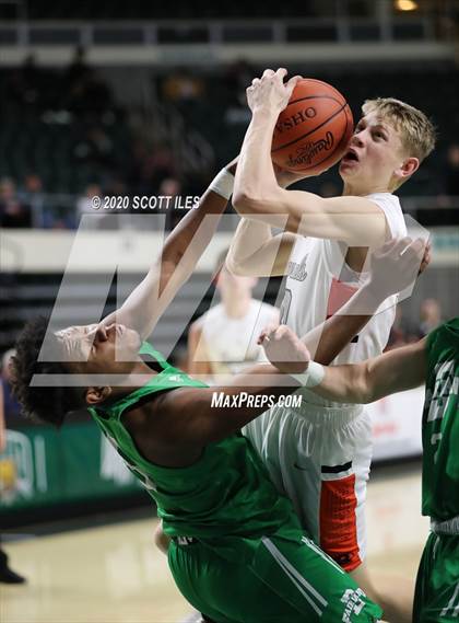Thumbnail 2 in Fairland vs. Ridgewood (OHSAA D3 Regional Semifinal) photogallery.