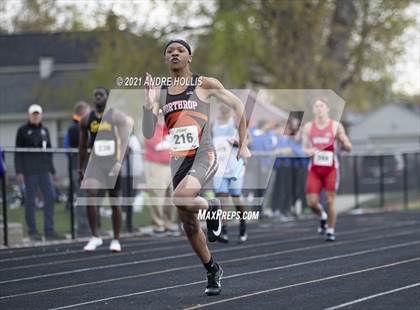 Thumbnail 1 in Fort Wayne North Side Relays photogallery.