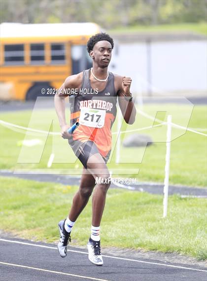 Thumbnail 3 in Fort Wayne North Side Relays photogallery.