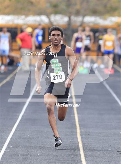 Thumbnail 3 in Fort Wayne North Side Relays photogallery.