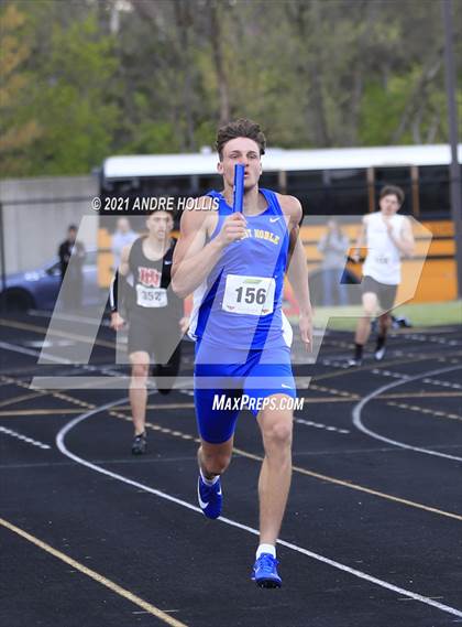 Thumbnail 1 in Fort Wayne North Side Relays photogallery.