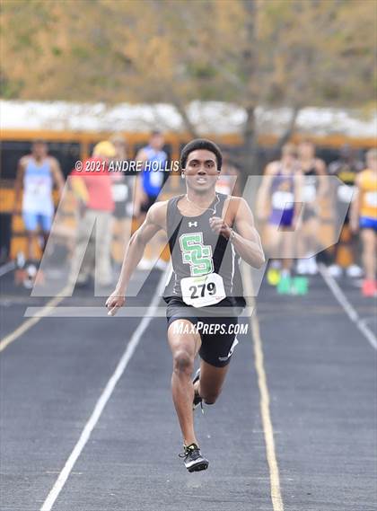 Thumbnail 2 in Fort Wayne North Side Relays photogallery.