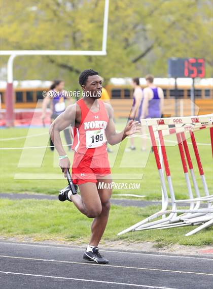 Thumbnail 3 in Fort Wayne North Side Relays photogallery.
