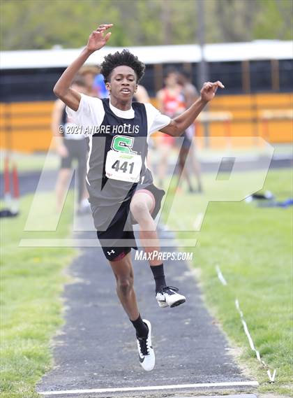Thumbnail 1 in Fort Wayne North Side Relays photogallery.