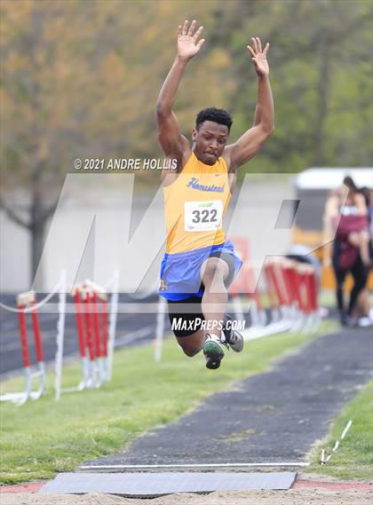 Thumbnail 1 in Fort Wayne North Side Relays photogallery.