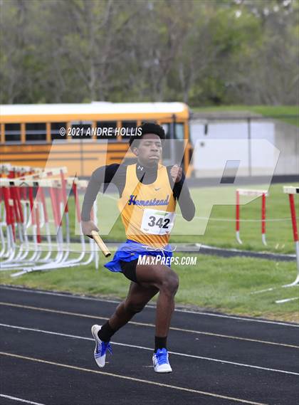 Thumbnail 2 in Fort Wayne North Side Relays photogallery.