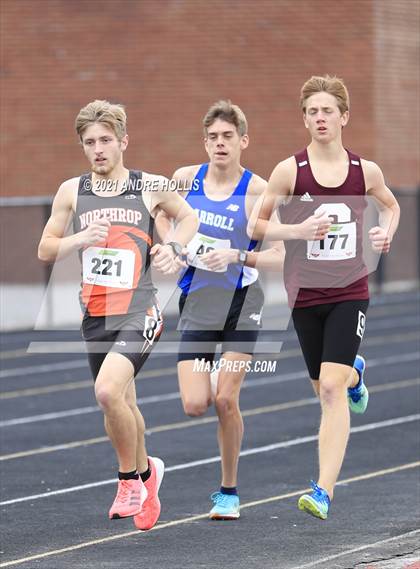 Thumbnail 2 in Fort Wayne North Side Relays photogallery.