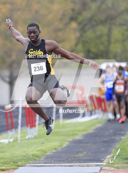 Thumbnail 3 in Fort Wayne North Side Relays photogallery.