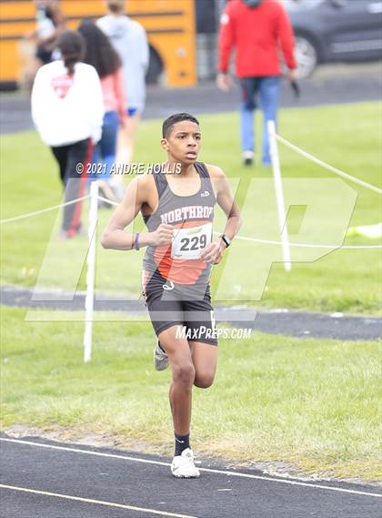 Thumbnail 2 in Fort Wayne North Side Relays photogallery.