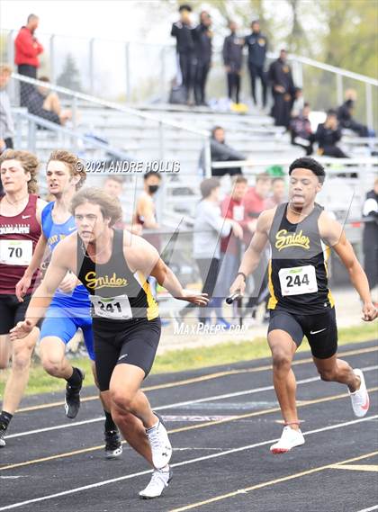 Thumbnail 2 in Fort Wayne North Side Relays photogallery.