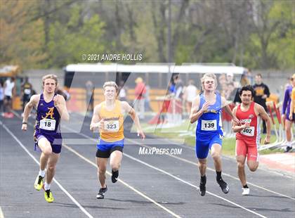 Thumbnail 2 in Fort Wayne North Side Relays photogallery.