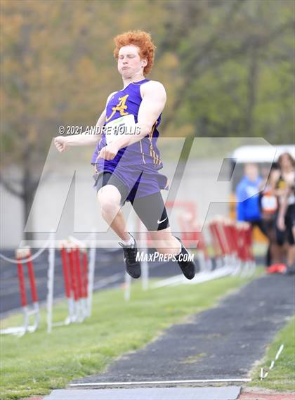 Thumbnail 3 in Fort Wayne North Side Relays photogallery.