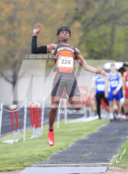 Thumbnail 2 in Fort Wayne North Side Relays photogallery.
