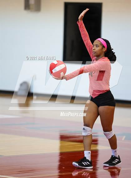 Thumbnail 1 in Wayne County vs Jonesboro (GHSA 5A Round 1 Playoff) photogallery.