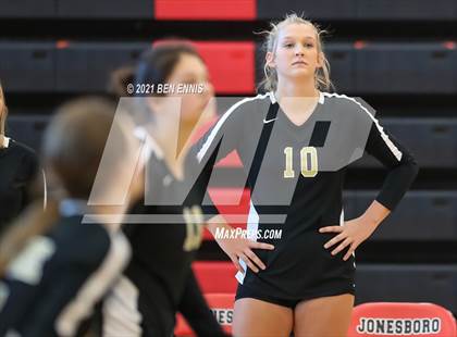Thumbnail 3 in Wayne County vs Jonesboro (GHSA 5A Round 1 Playoff) photogallery.