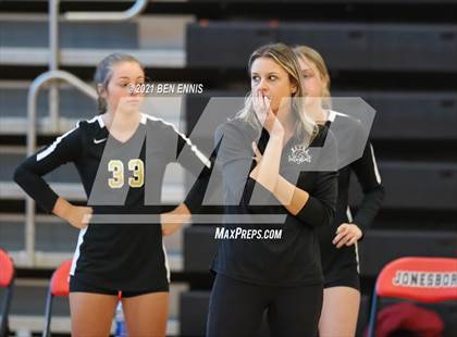 Thumbnail 3 in Wayne County vs Jonesboro (GHSA 5A Round 1 Playoff) photogallery.