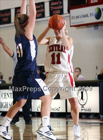 Thumbnail 3 in Dakota Ridge vs. Central High (2009 McDonald Classic) photogallery.
