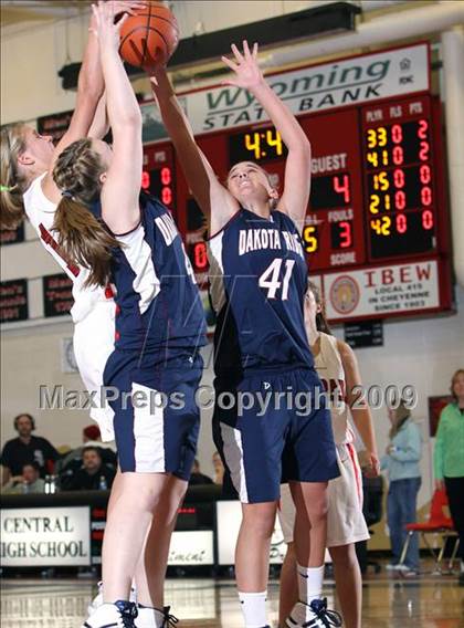 Thumbnail 2 in Dakota Ridge vs. Central High (2009 McDonald Classic) photogallery.