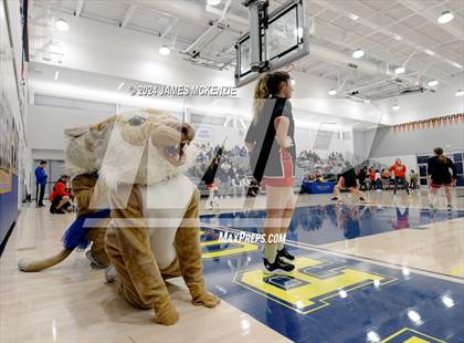 Thumbnail 3 in Marin Catholic vs. Redwood photogallery.