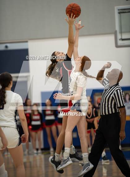 Thumbnail 3 in Marin Catholic vs. Redwood photogallery.