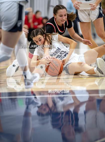 Thumbnail 3 in Marin Catholic vs. Redwood photogallery.