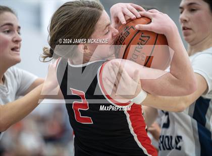 Thumbnail 2 in Marin Catholic vs. Redwood photogallery.