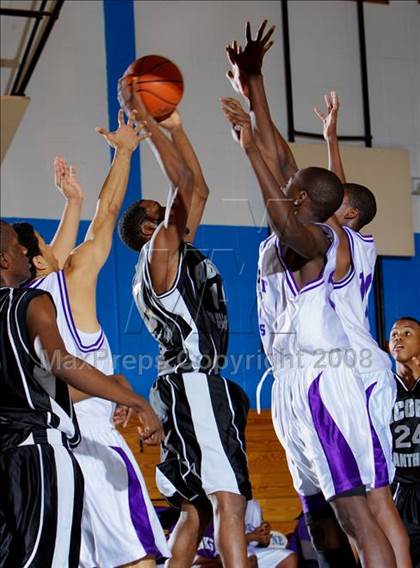 Thumbnail 2 in Hillcrest vs Acorn (Queens Jam Christmas Classic) photogallery.