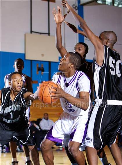 Thumbnail 2 in Hillcrest vs Acorn (Queens Jam Christmas Classic) photogallery.