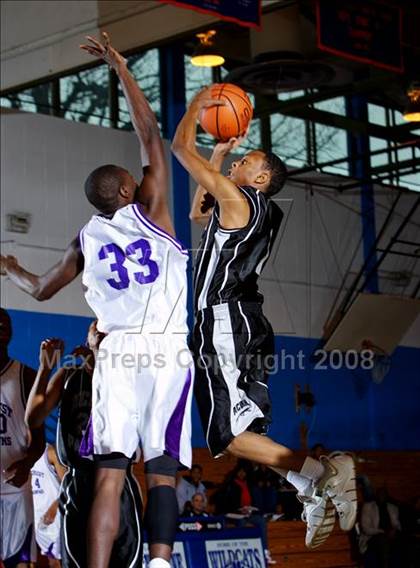 Thumbnail 3 in Hillcrest vs Acorn (Queens Jam Christmas Classic) photogallery.