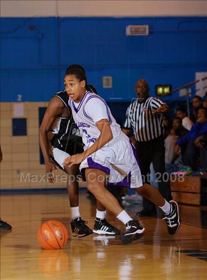 Thumbnail 1 in Hillcrest vs Acorn (Queens Jam Christmas Classic) photogallery.