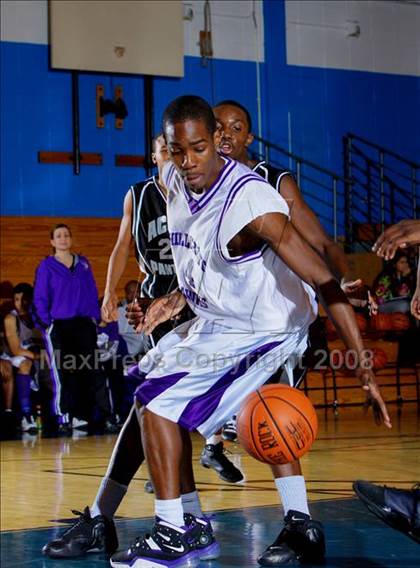 Thumbnail 2 in Hillcrest vs Acorn (Queens Jam Christmas Classic) photogallery.