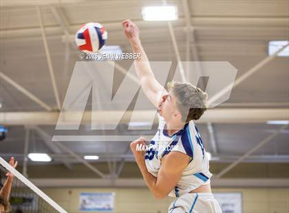 Thumbnail 3 in Centennial vs. Arbor View (NIAA 5A Final) photogallery.