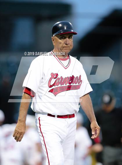 Thumbnail 3 in South Gate vs Valley Academy of Arts & science (CIF LSCS D2 Final) photogallery.
