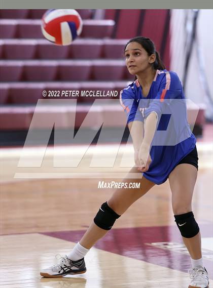 Thumbnail 3 in Ashland vs Newburyport (MIAA Division 3 Round of 8) photogallery.