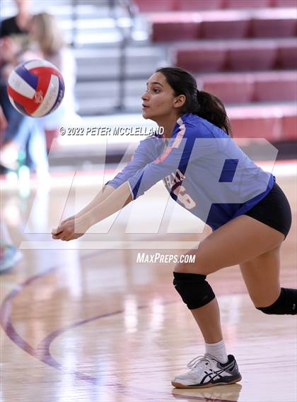 Thumbnail 3 in Ashland vs Newburyport (MIAA Division 3 Round of 8) photogallery.