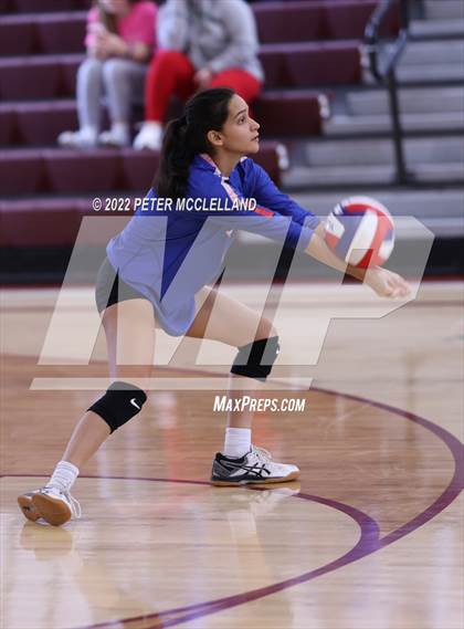 Thumbnail 2 in Ashland vs Newburyport (MIAA Division 3 Round of 8) photogallery.