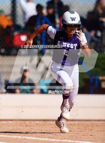 Thumbnail 3 in Fossil Ridge vs Arvada West (CHSAA 5A Playoff Rd 1) photogallery.