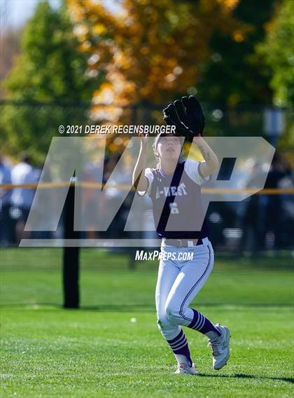 Thumbnail 3 in Fossil Ridge vs Arvada West (CHSAA 5A Playoff Rd 1) photogallery.