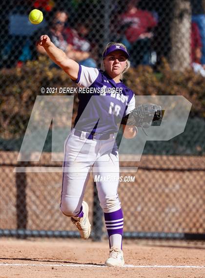 Thumbnail 2 in Fossil Ridge vs Arvada West (CHSAA 5A Playoff Rd 1) photogallery.