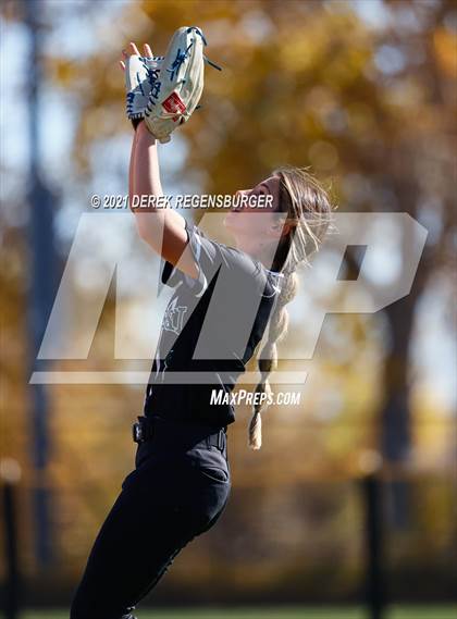 Thumbnail 1 in Fossil Ridge vs Arvada West (CHSAA 5A Playoff Rd 1) photogallery.