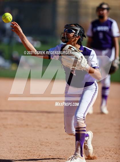 Thumbnail 3 in Fossil Ridge vs Arvada West (CHSAA 5A Playoff Rd 1) photogallery.