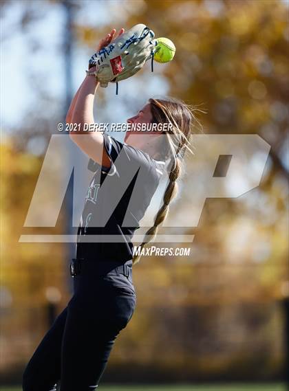 Thumbnail 2 in Fossil Ridge vs Arvada West (CHSAA 5A Playoff Rd 1) photogallery.