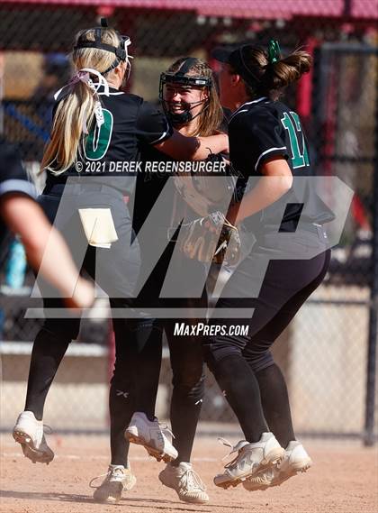 Thumbnail 3 in Fossil Ridge vs Arvada West (CHSAA 5A Playoff Rd 1) photogallery.