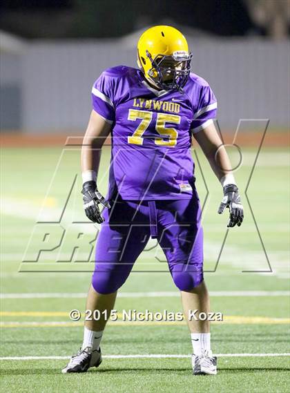Thumbnail 1 in Paramount vs. Lynwood photogallery.